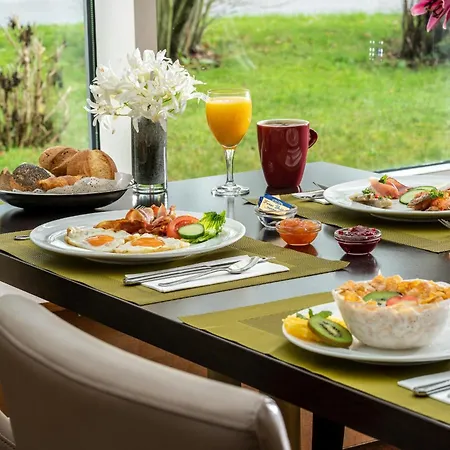 Otel Leonardo Bonn Airport 4*