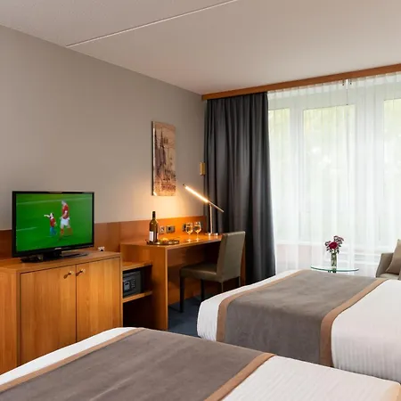 Отель Leonardo Bonn Airport Кёльн