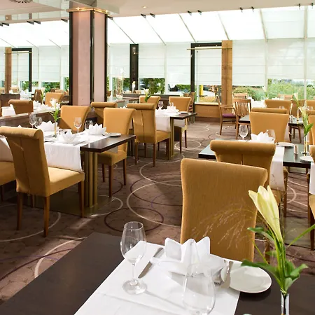 Отель Leonardo Bonn Airport 4*