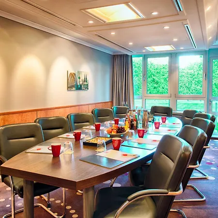 Отель Leonardo Bonn Airport