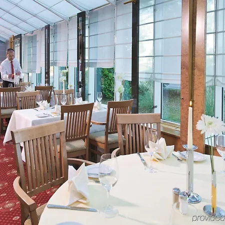 Leonardo Bonn Airport Отель 4*