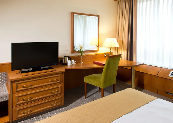 Leonardo Bonn Airport 4* Köln