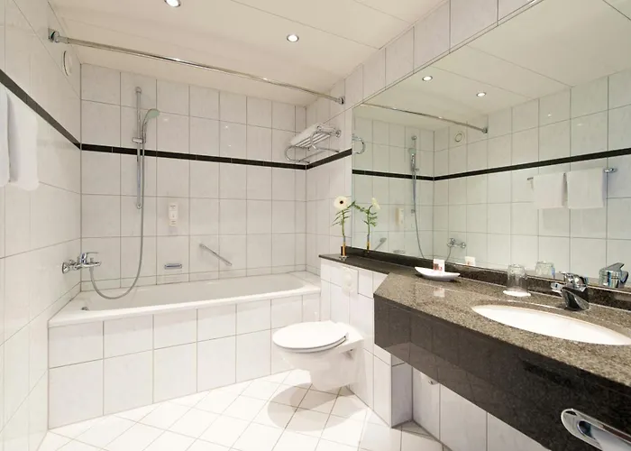 Leonardo Bonn Airport Hotel 4*