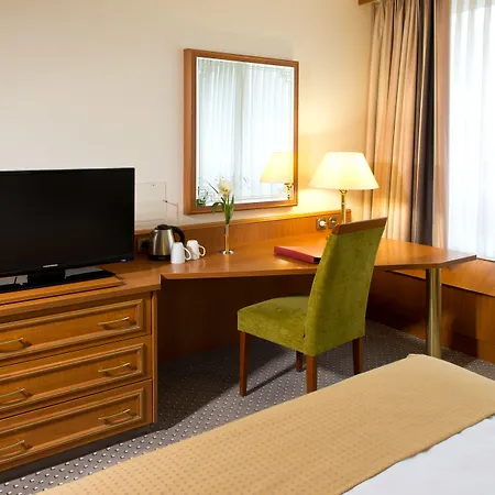 Leonardo Bonn Airport 4* Cologne