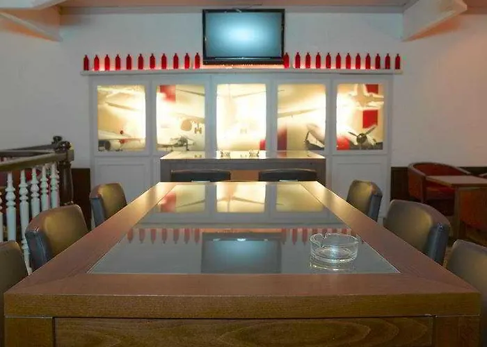 レオナルド ボン エアポート 4*