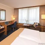 호텔 레오나르도 본 에어포트