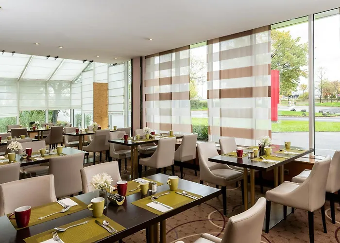 Отель Leonardo Bonn Airport 4*